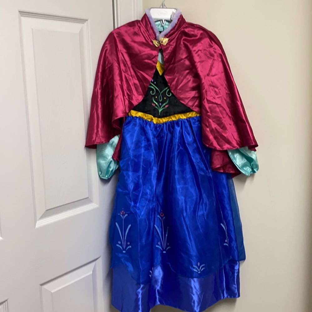 Disney store original Anna frozen dress size 7/8 NEW a with tags